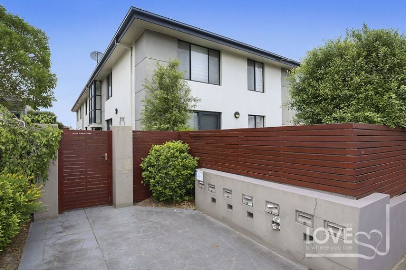 3/79 Normanby Avenue, Thornbury