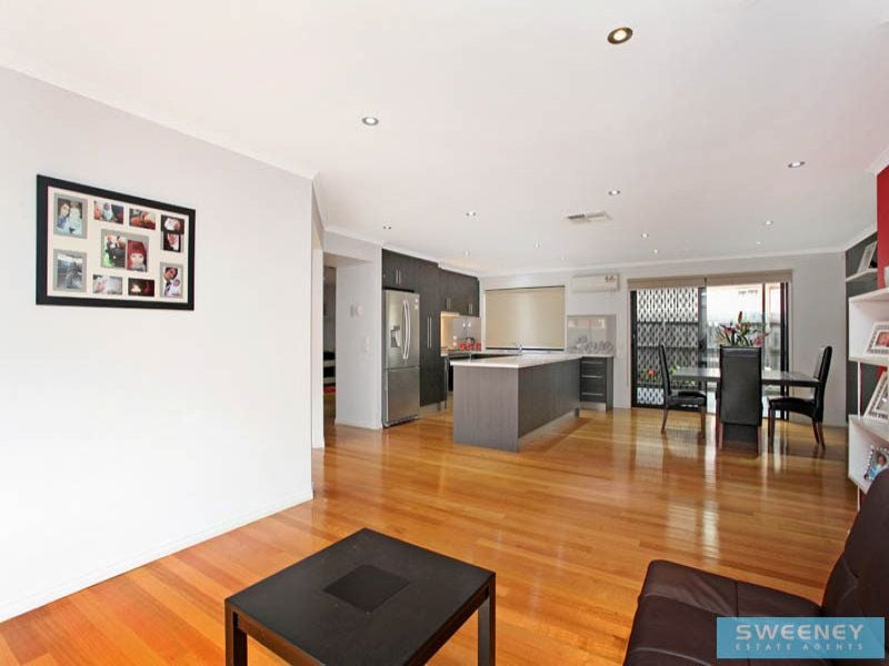 12 Marrowie Place, Taylors Hill - Thumbnail 6