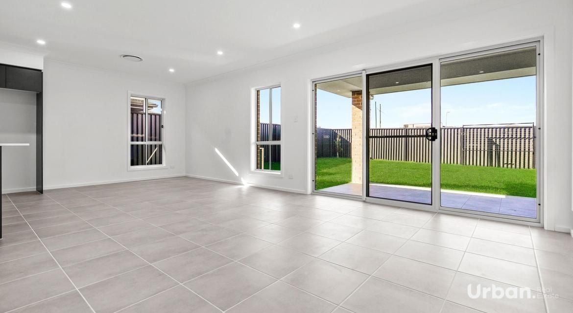 Austral 19 Parhelion Street