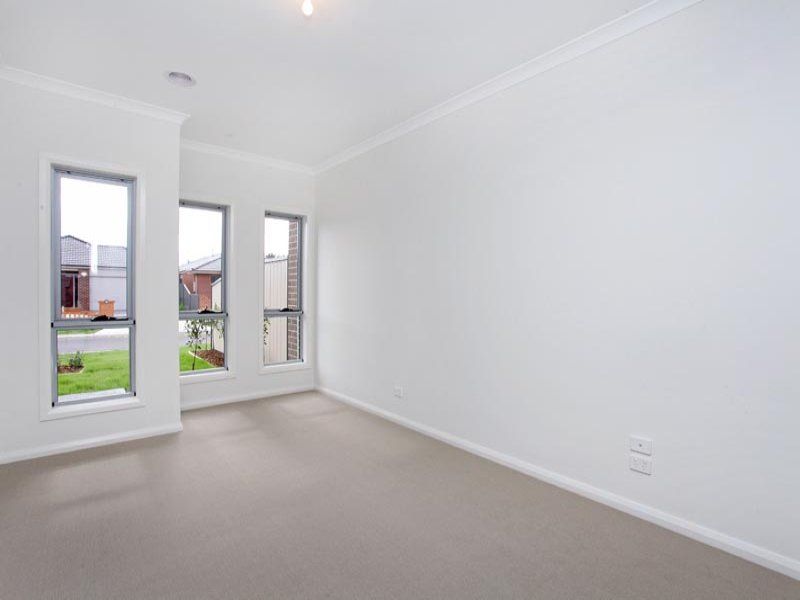 2/2 Anastasia Court, Hillside - Thumbnail 6