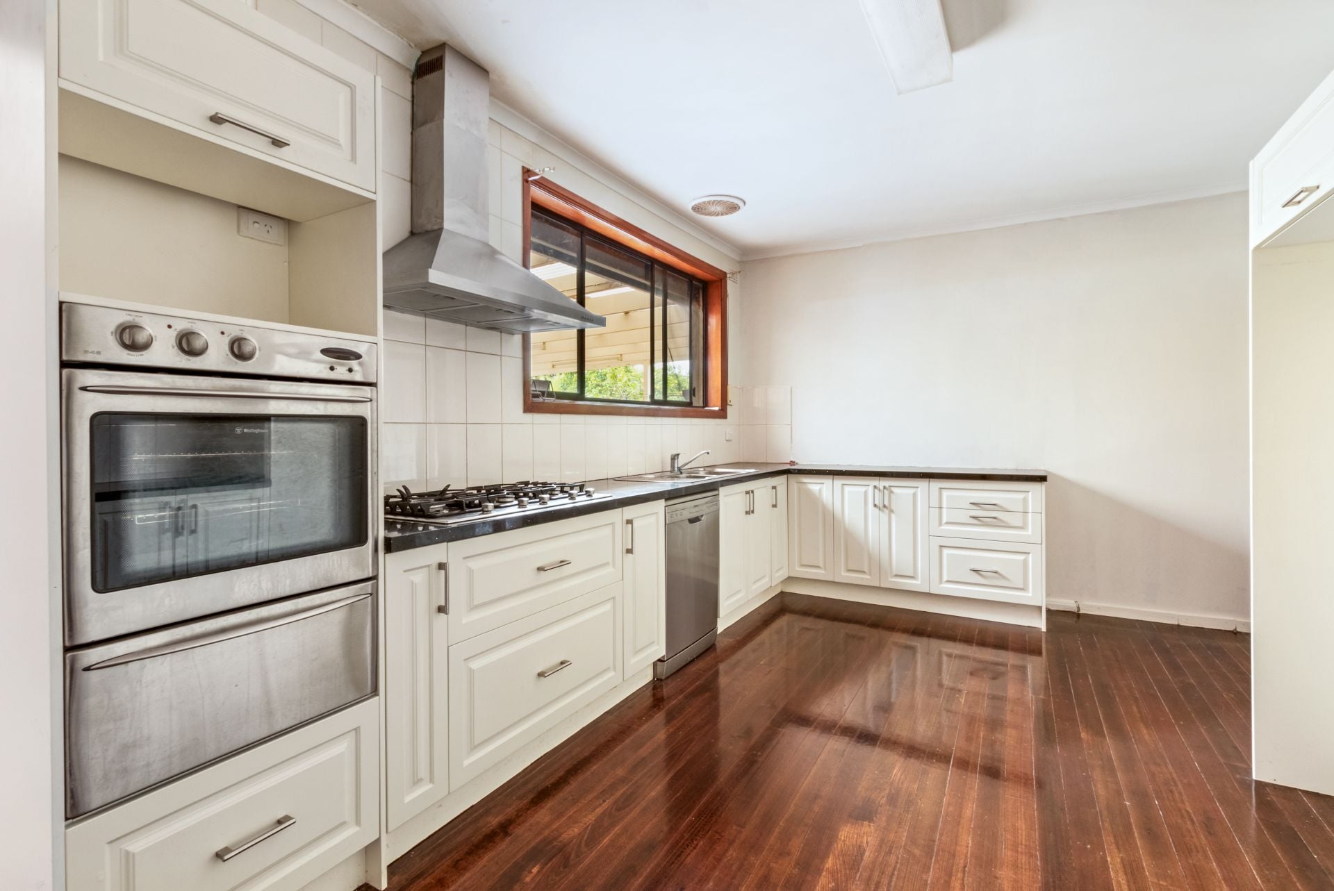 IDEAL FAMILY HOME