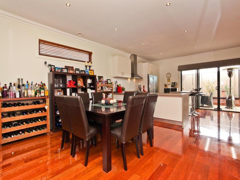 77 Oakview Parade, Caroline Springs - Thumbnail 4