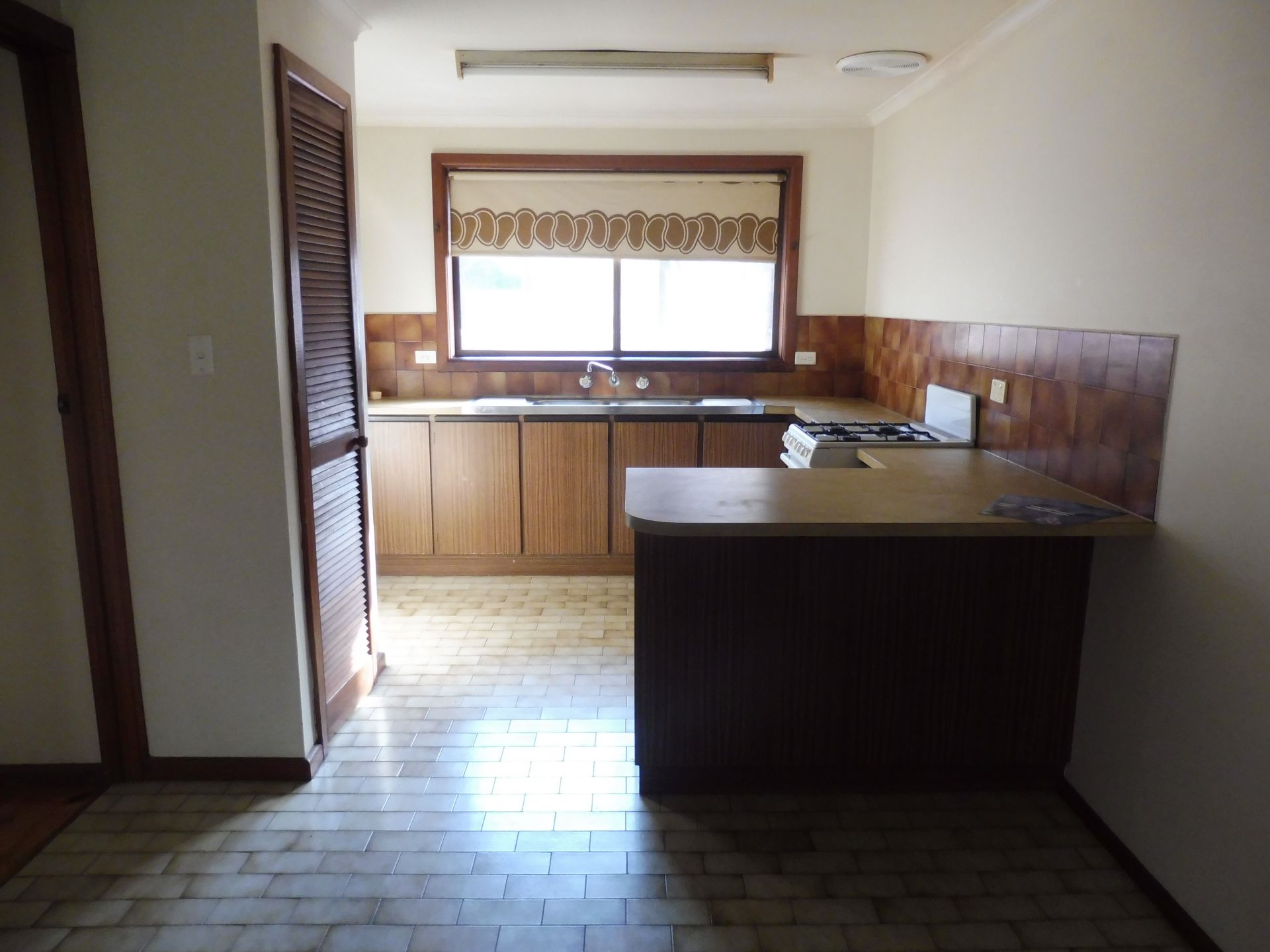 2 BEDROOM UNIT IN FANTASTIC LOCATION