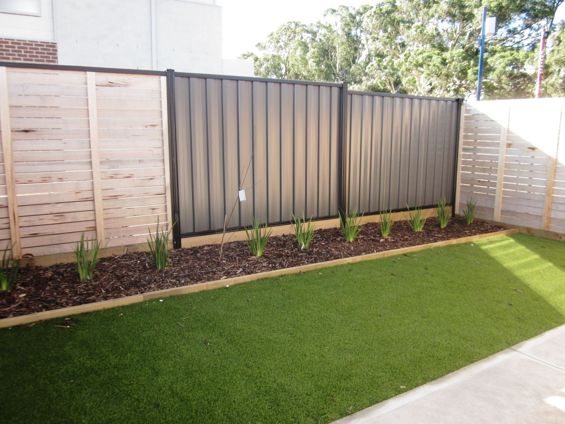 MODERN HOME UNIT IN QUIET LOCATION AND PERFECTLY PRICED