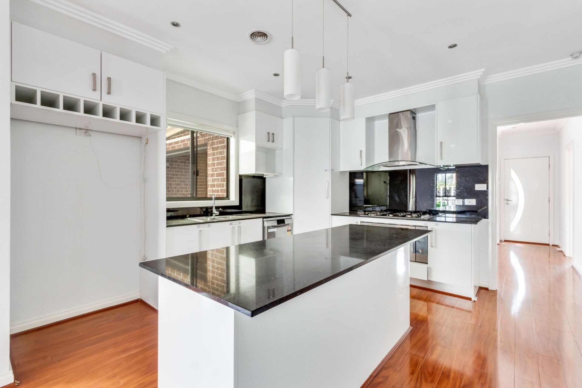 MODERN & LOW MAINTENANCE