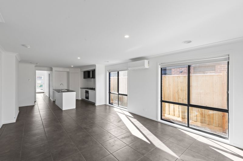 15 Lance Terrace, Cranbourne East