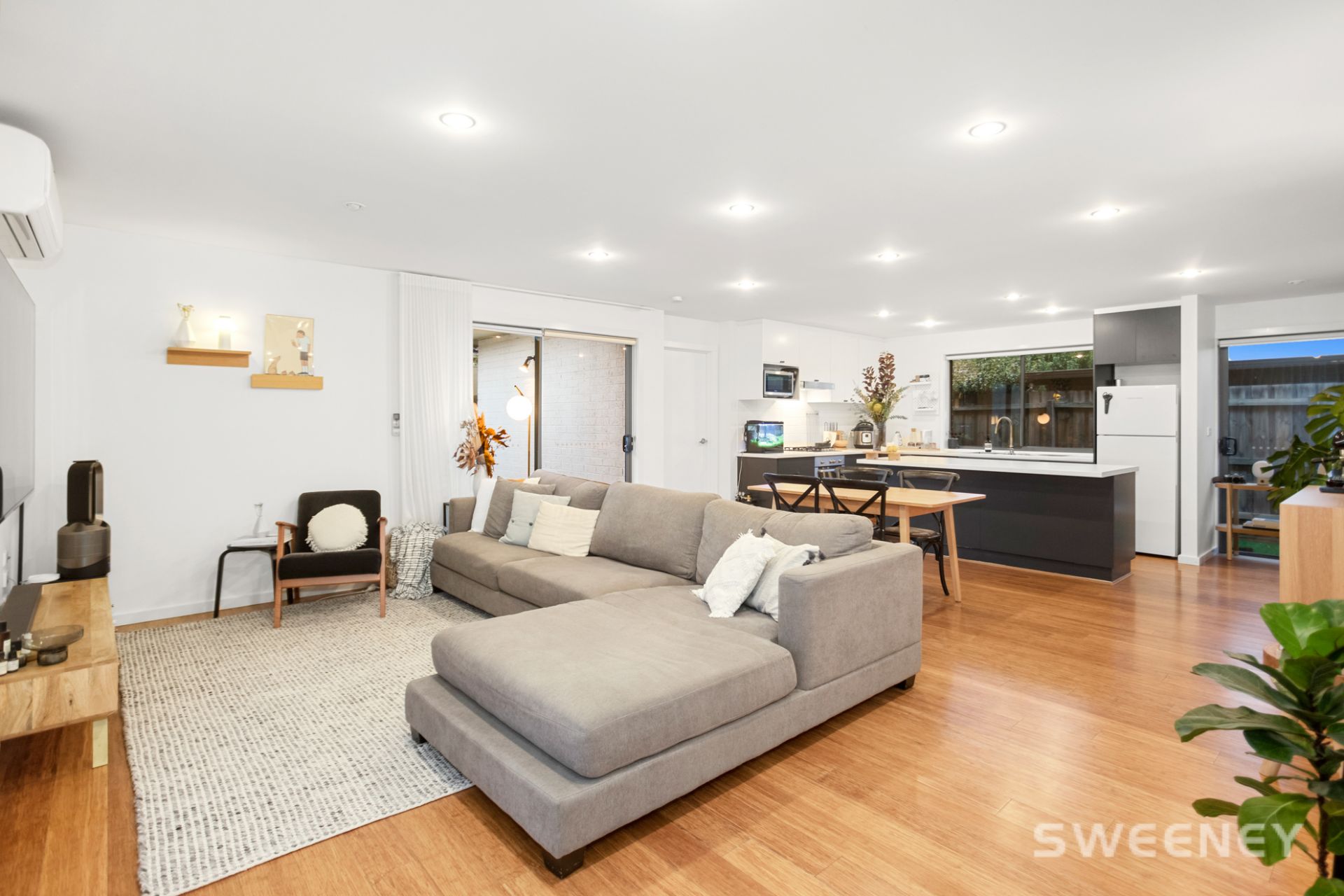 2/335 Blackshaws Road, Altona North - Thumbnail 3