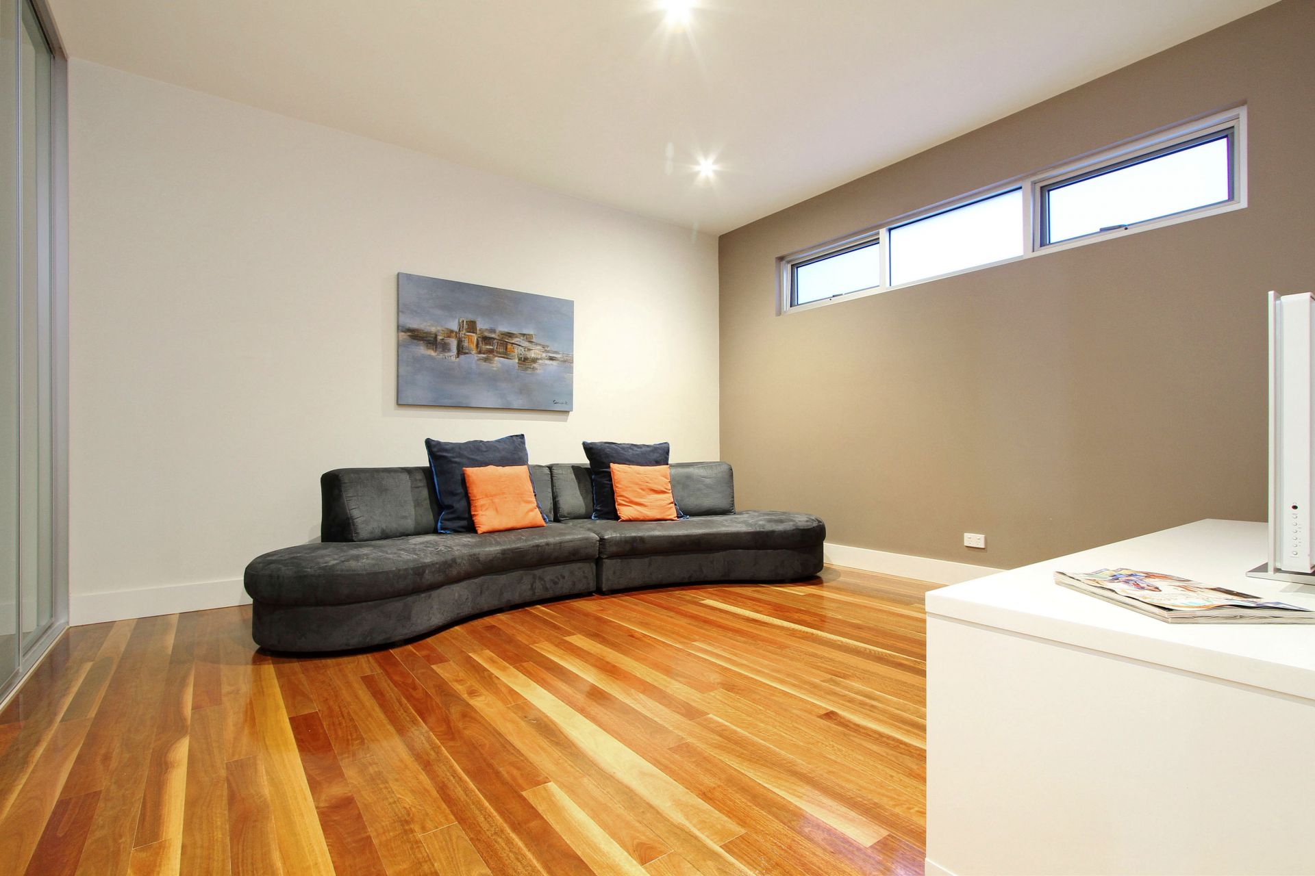 Contemporary Design With Spacious Sophisticated Style