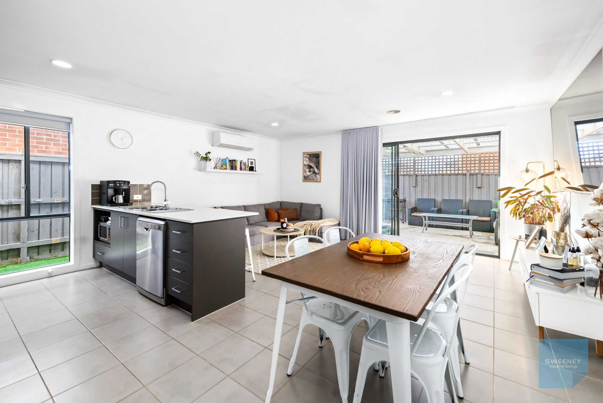 42 Annecy Boulevard, Fraser Rise - Thumbnail 8