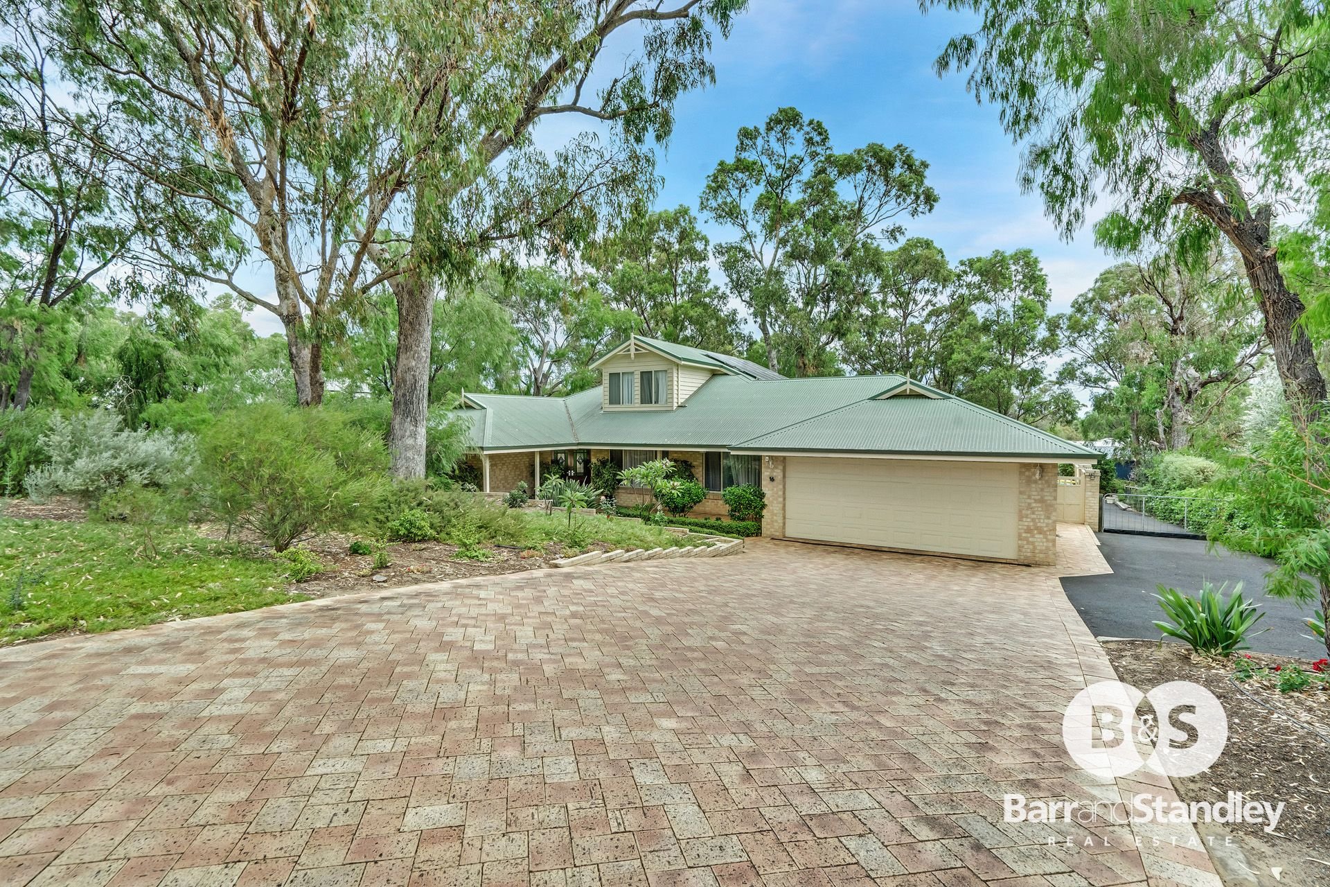 DALYELLUP Barr and Standley Real Estate