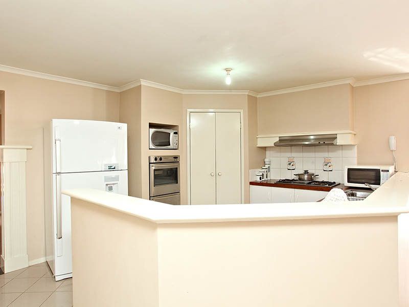 12 Wood Grove, Burnside - Thumbnail 8