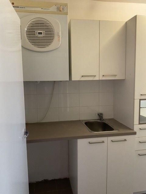 **LIGHT FILLED APARTMENT**