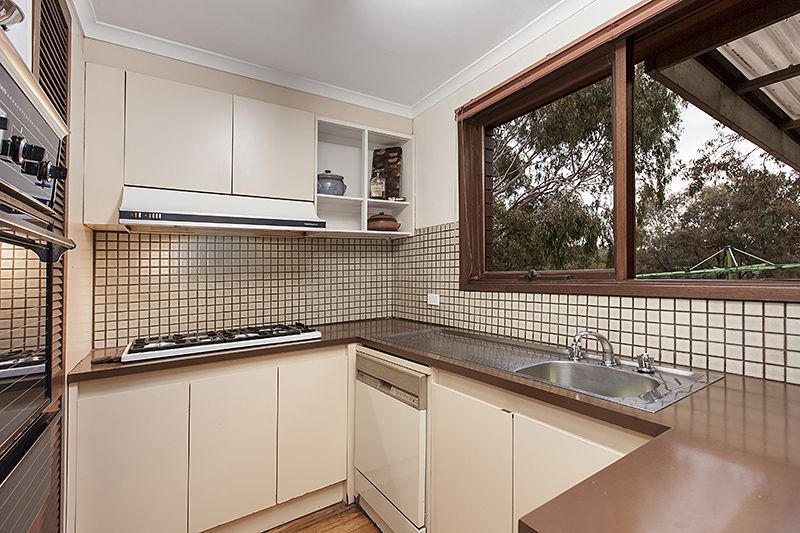 2 Nandaly Court, Greensborough - Thumbnail 3