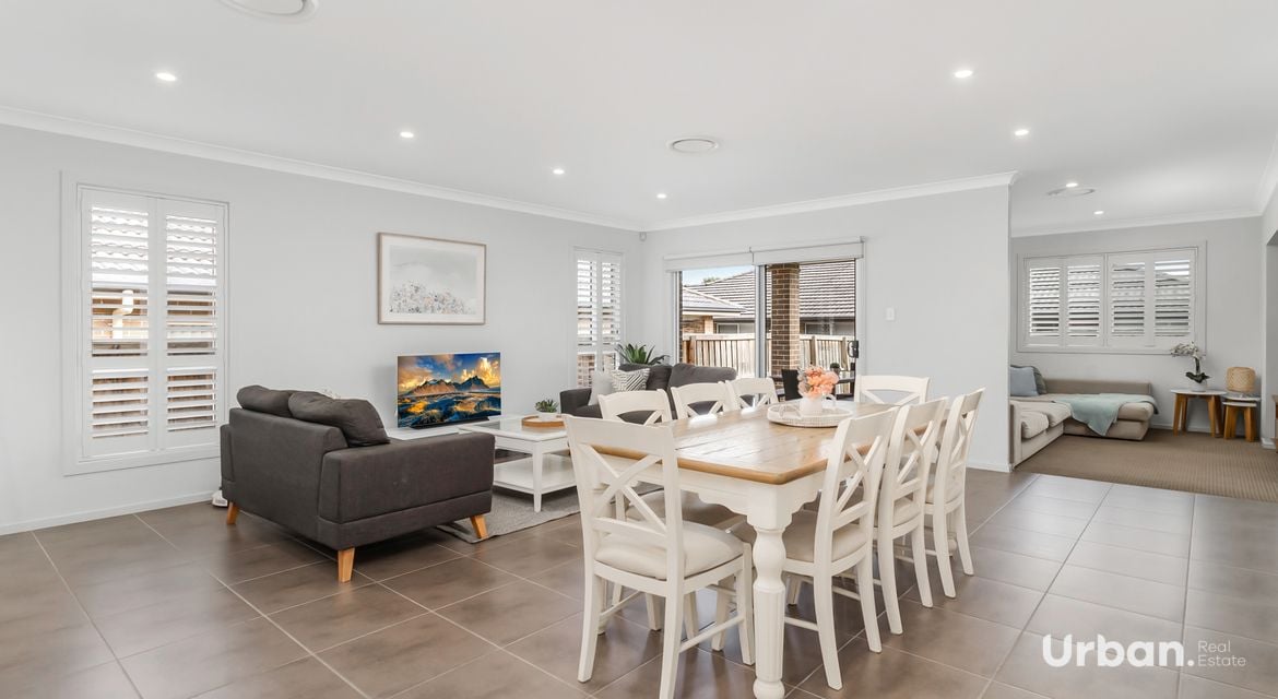 Colebee 47 Sugarloaf Crescent