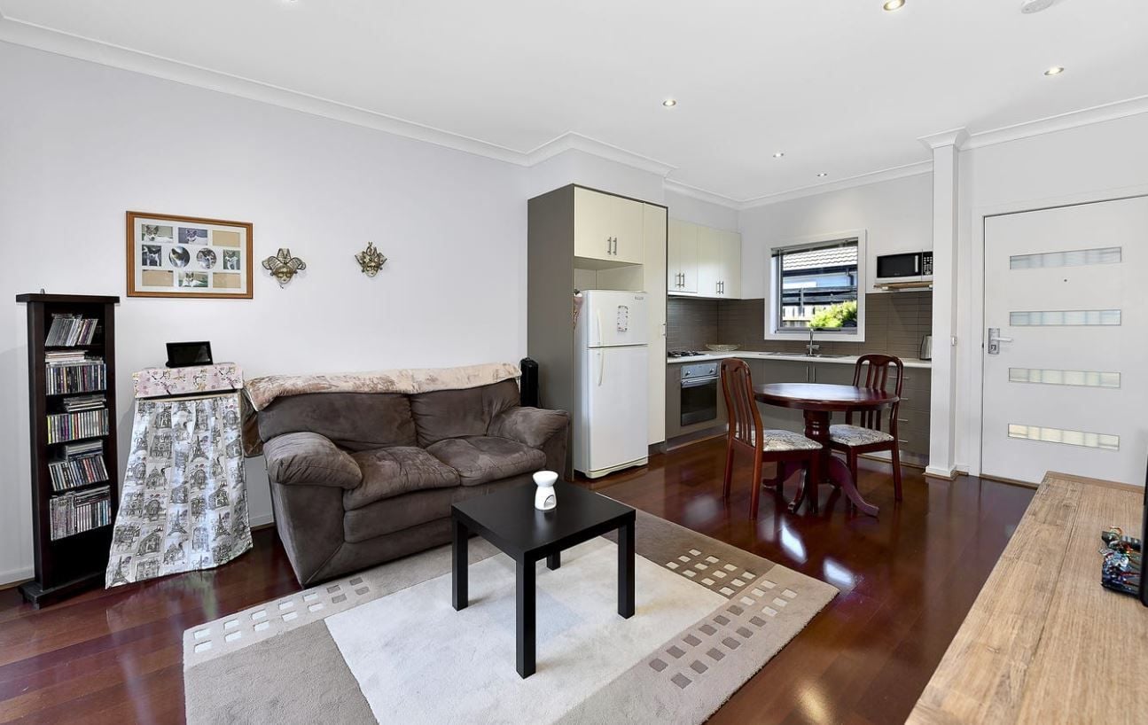 Modern Unit with Study area