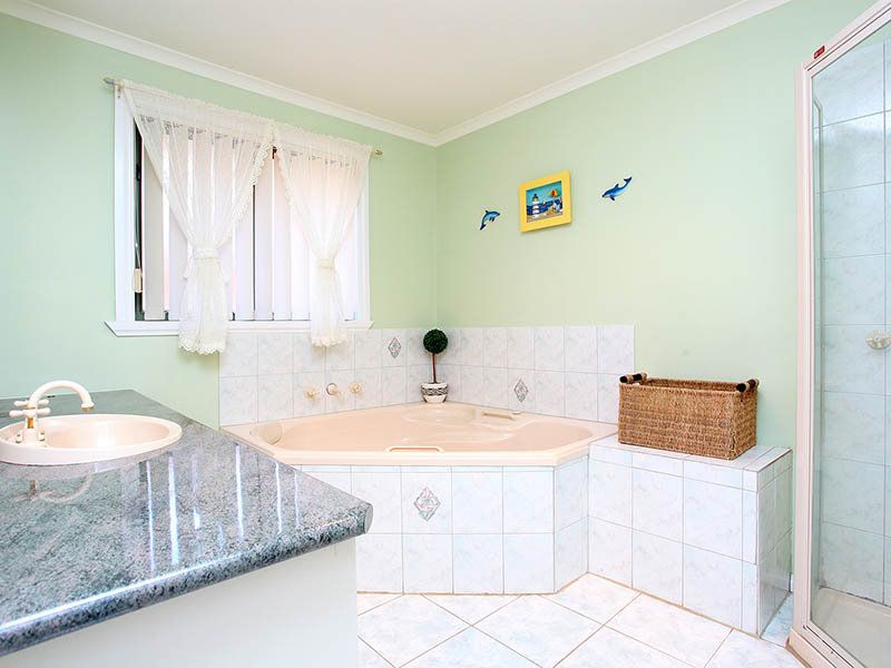 44 Northampton Crescent, Caroline Springs - Thumbnail 8