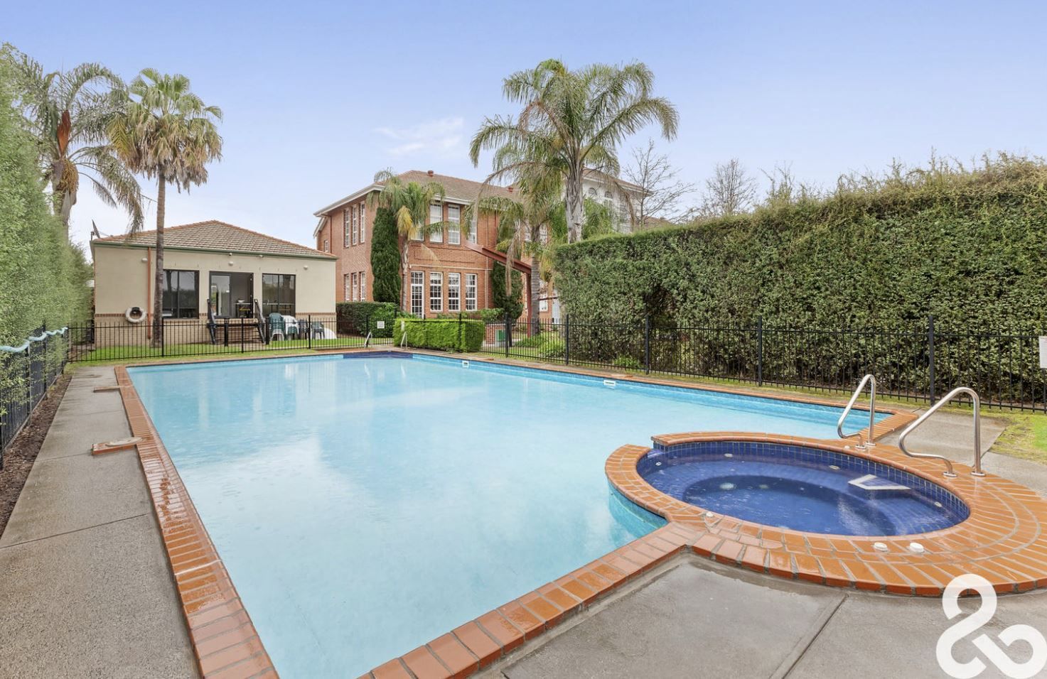 6 or 12 month lease available!