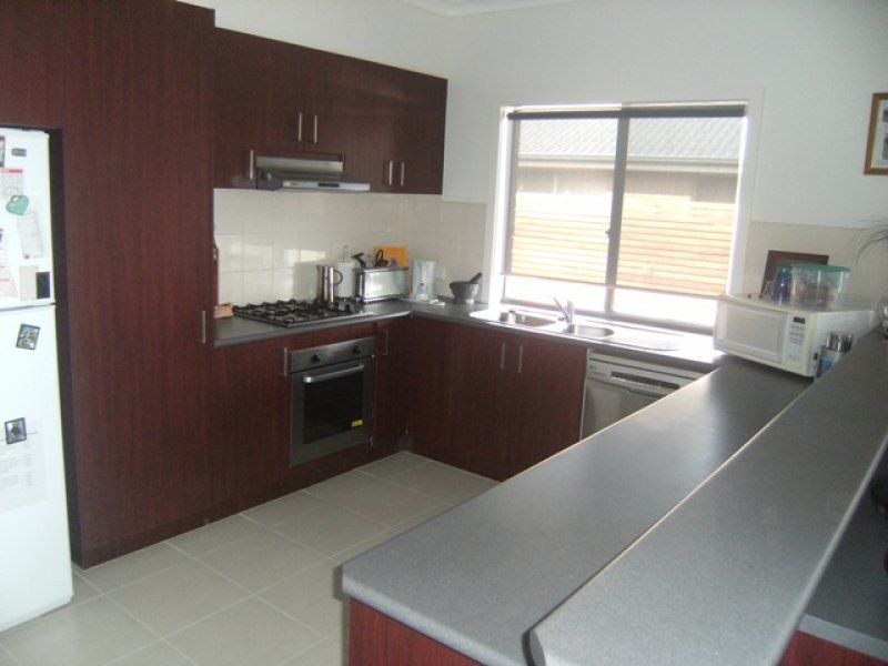 13 Coburn Way, Caroline Springs - Thumbnail 3