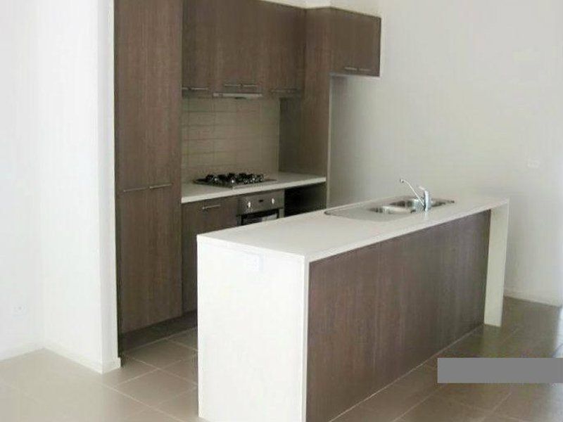 STYLISH, NEAR NEW TOWNHOUSE!
