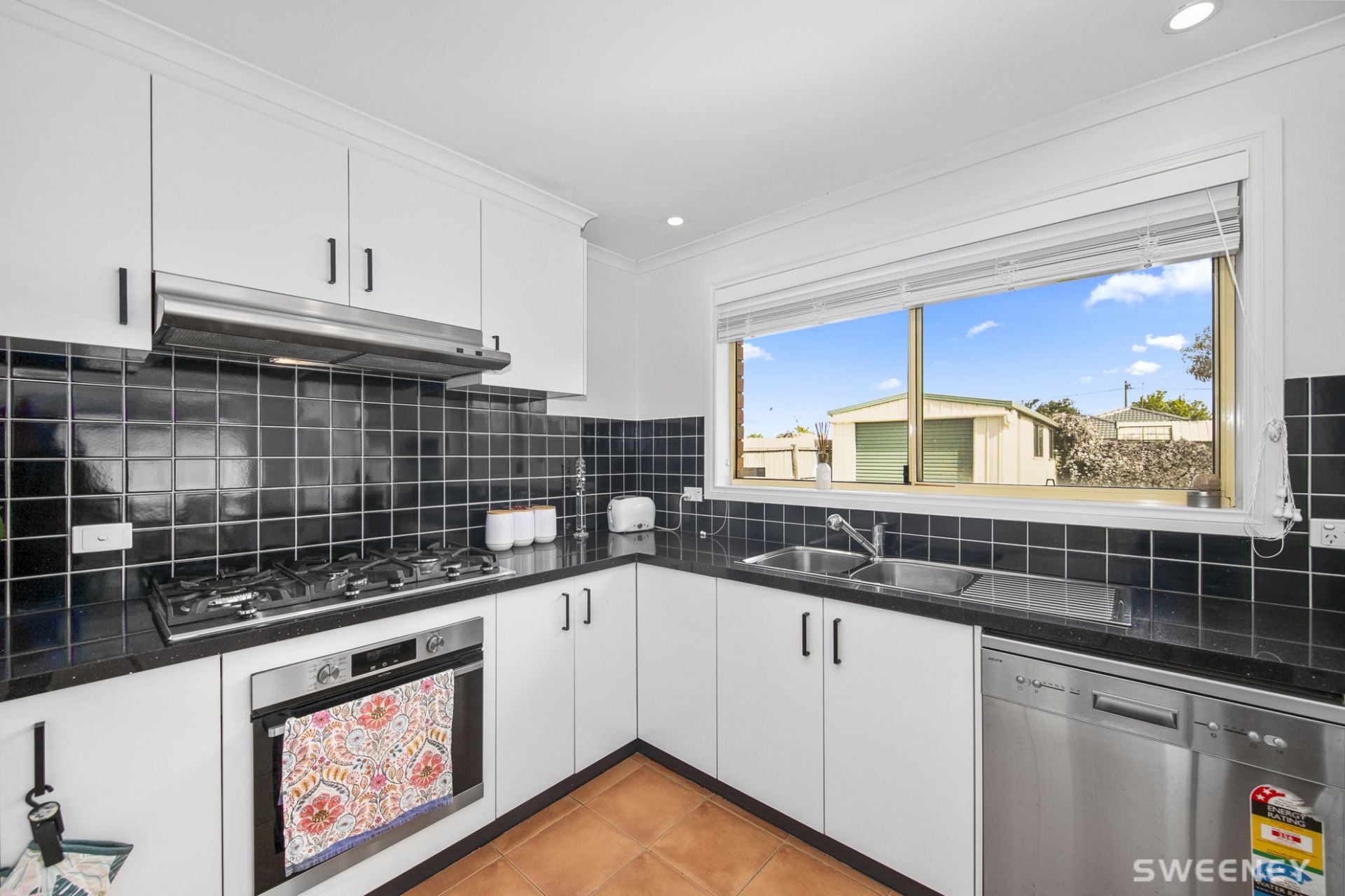 16 Kitson Court, Altona Meadows - Thumbnail 6