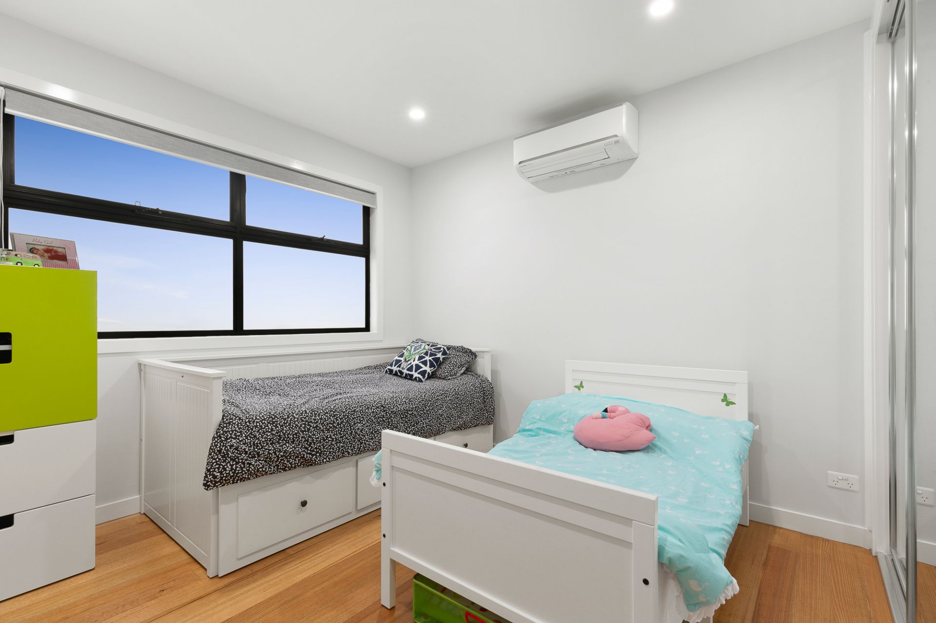 Contemporary, Low Maintenance & High-End
