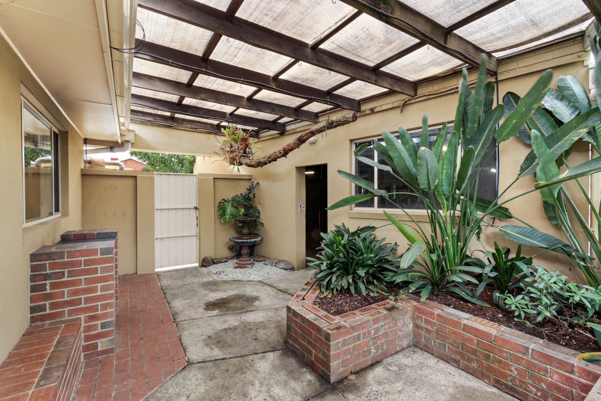 LEAFY LOCATION!