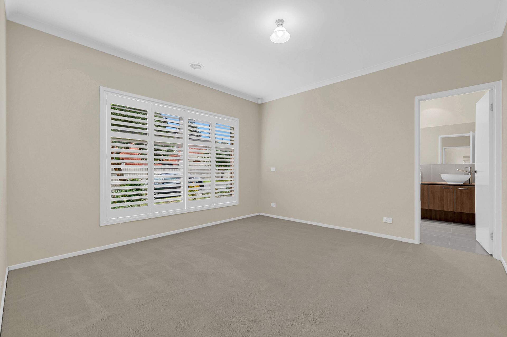 Stunning 3-Bedroom & Rumpus & Study Family Home in Epping – Spacious and Secure Living!