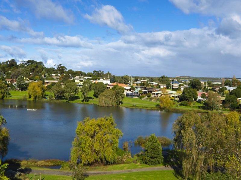 13 Riviera Crescent OCEAN GROVE VIC, Ocean Grove - Thumbnail 3
