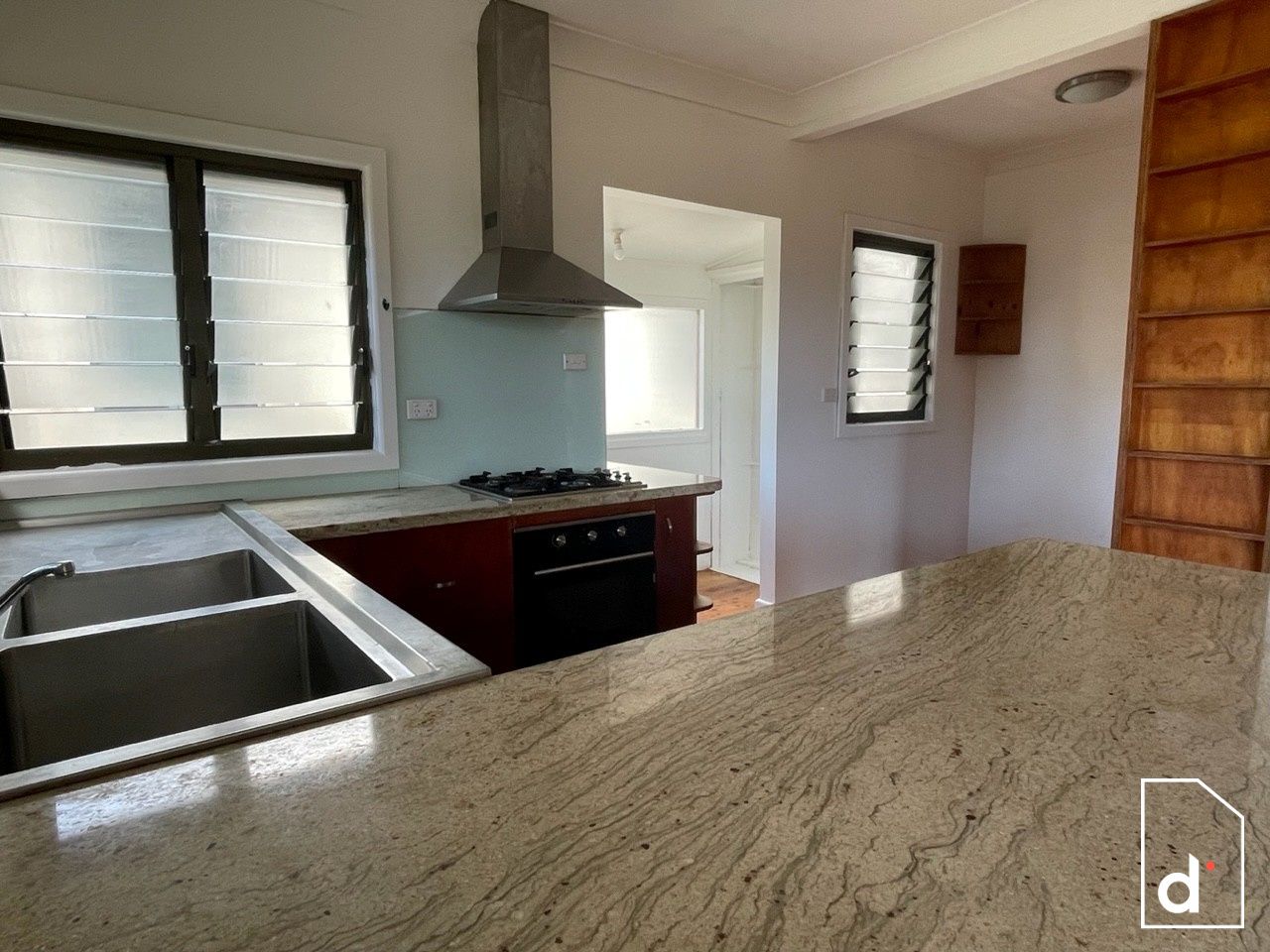 42 Buttenshaw Drive, Coledale NSW