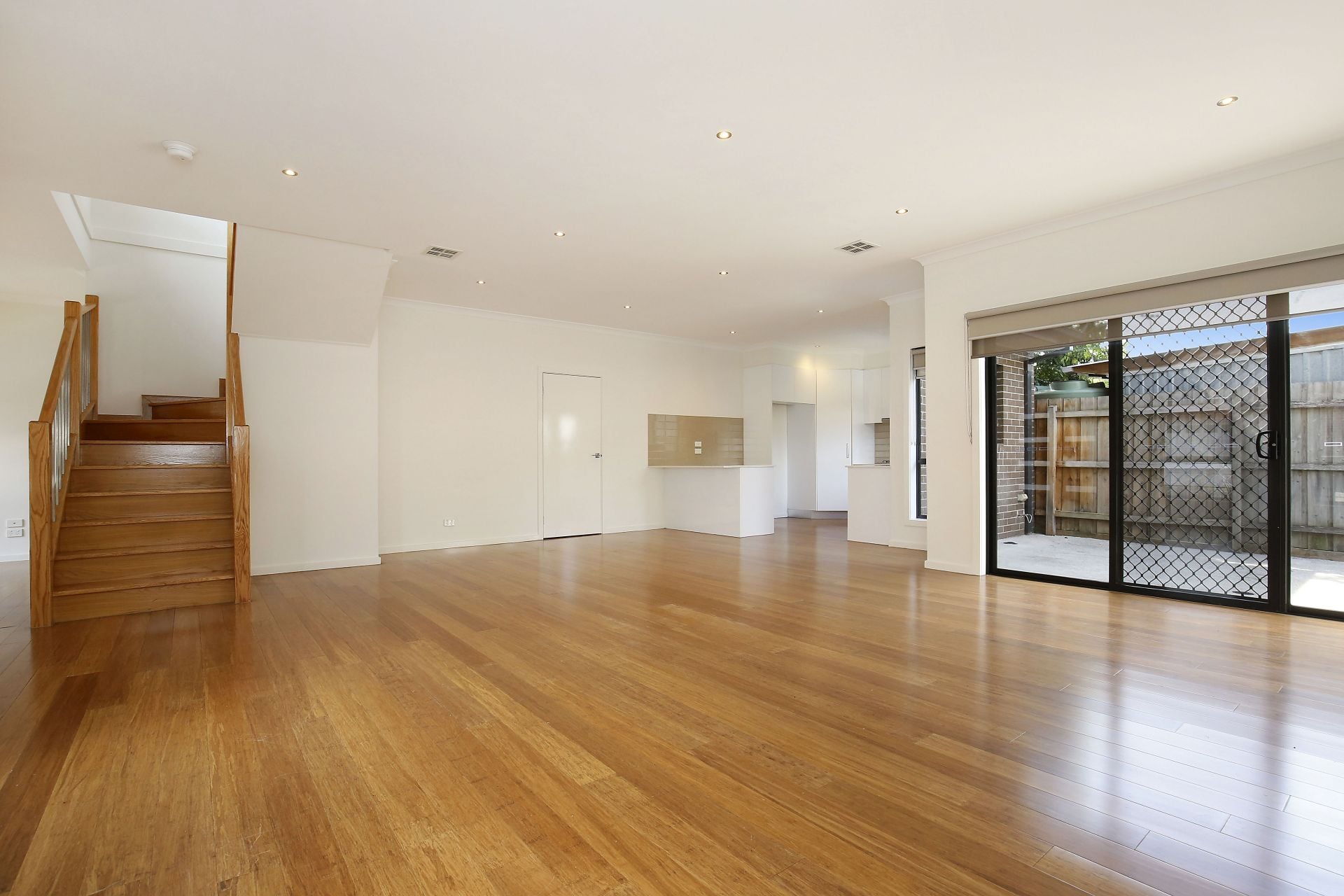 QUALITY, COMFORT AND STYLISH LIVING *FRESHLY PAINTED*  *Insp Wed 21st Nov @ 4:00pm*
