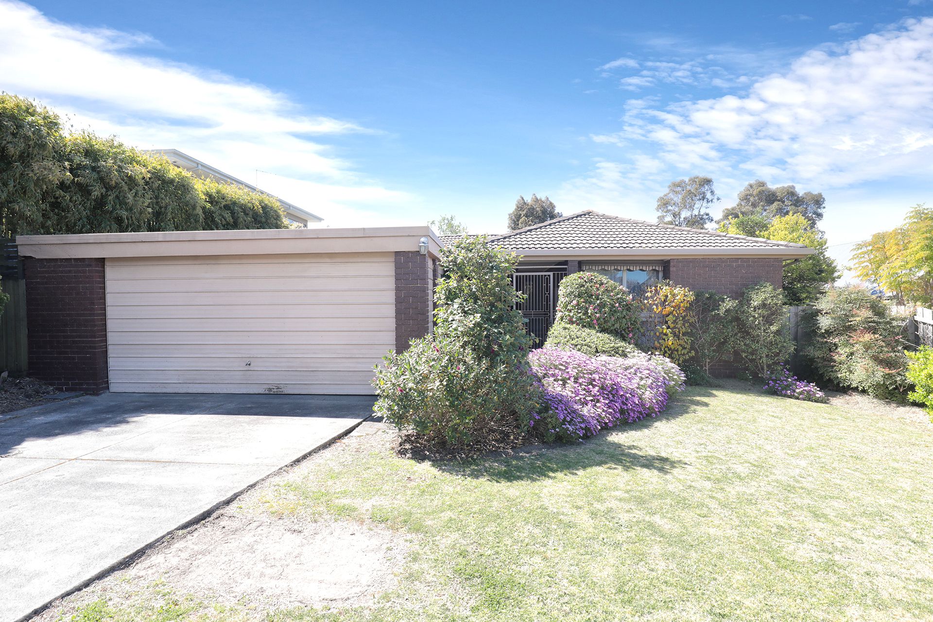 108 Mary Avenue, Wheelers Hill - Thumbnail 2