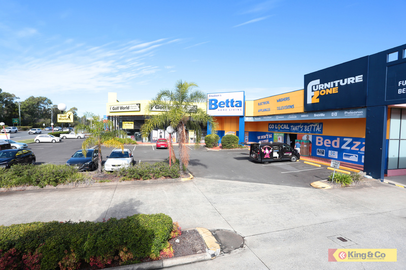 HIGH EXPOSURE TO SANDGATE ROAD!