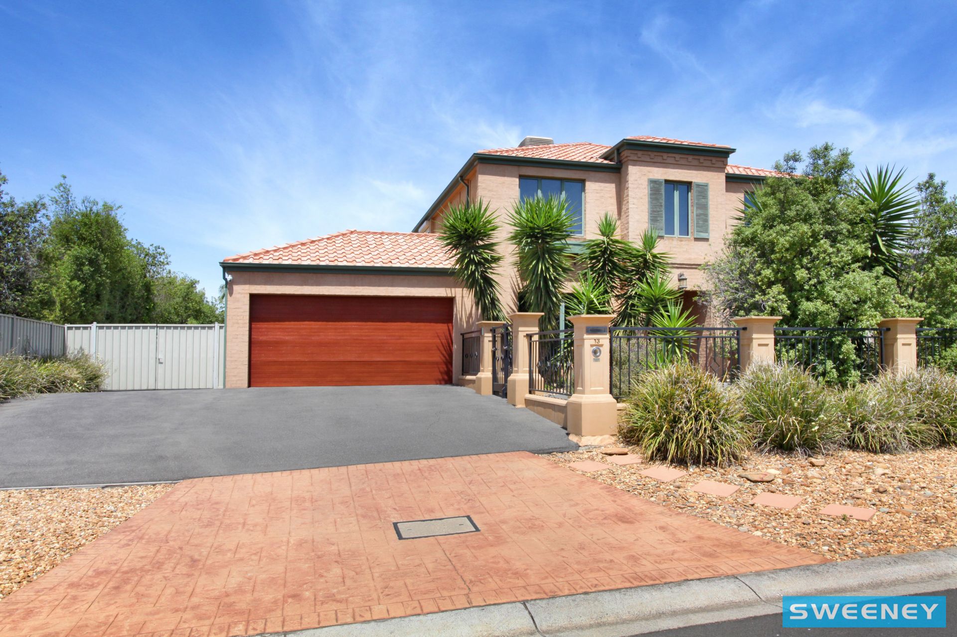 13 Highbury Close, Caroline Springs - Thumbnail 2