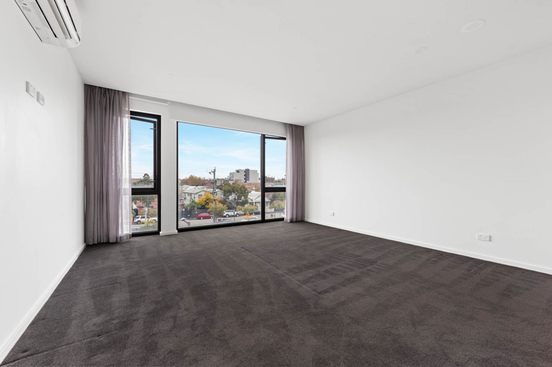 201/22 Dianella Lane, St Kilda East - Thumbnail 2