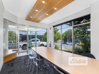 PRIME STRATA OFFICE ON MASSIVE 1,897M2 LAND PARCEL!