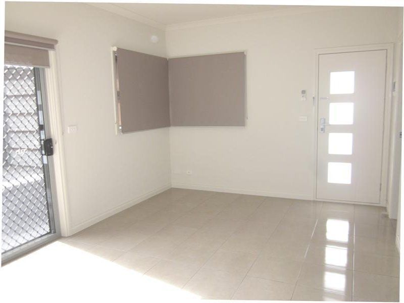 MODERN UNIT IN PRIME LOCATION