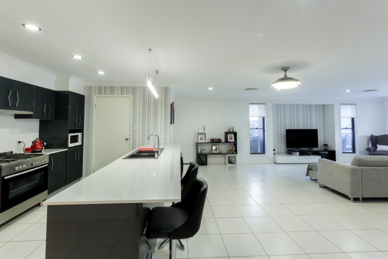 Colebee 27 Kirkwood Crescent