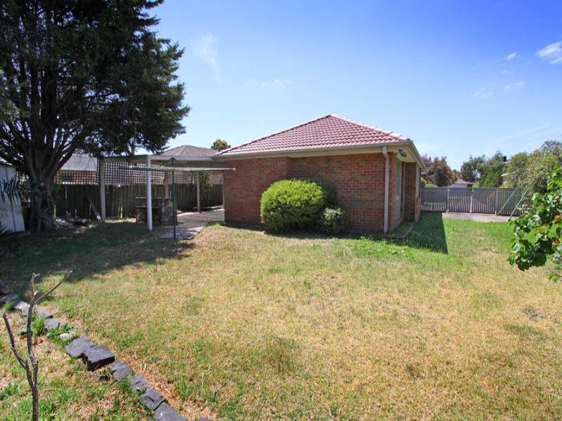37 Prince Albert Crescent, Taylors Lakes - Thumbnail 8
