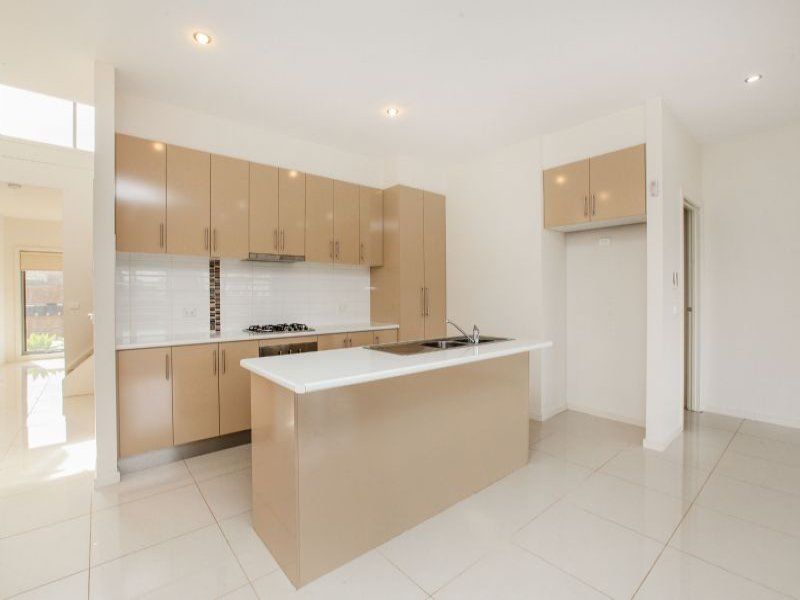 1/19-21 The Avenue, Caroline Springs - Thumbnail 3