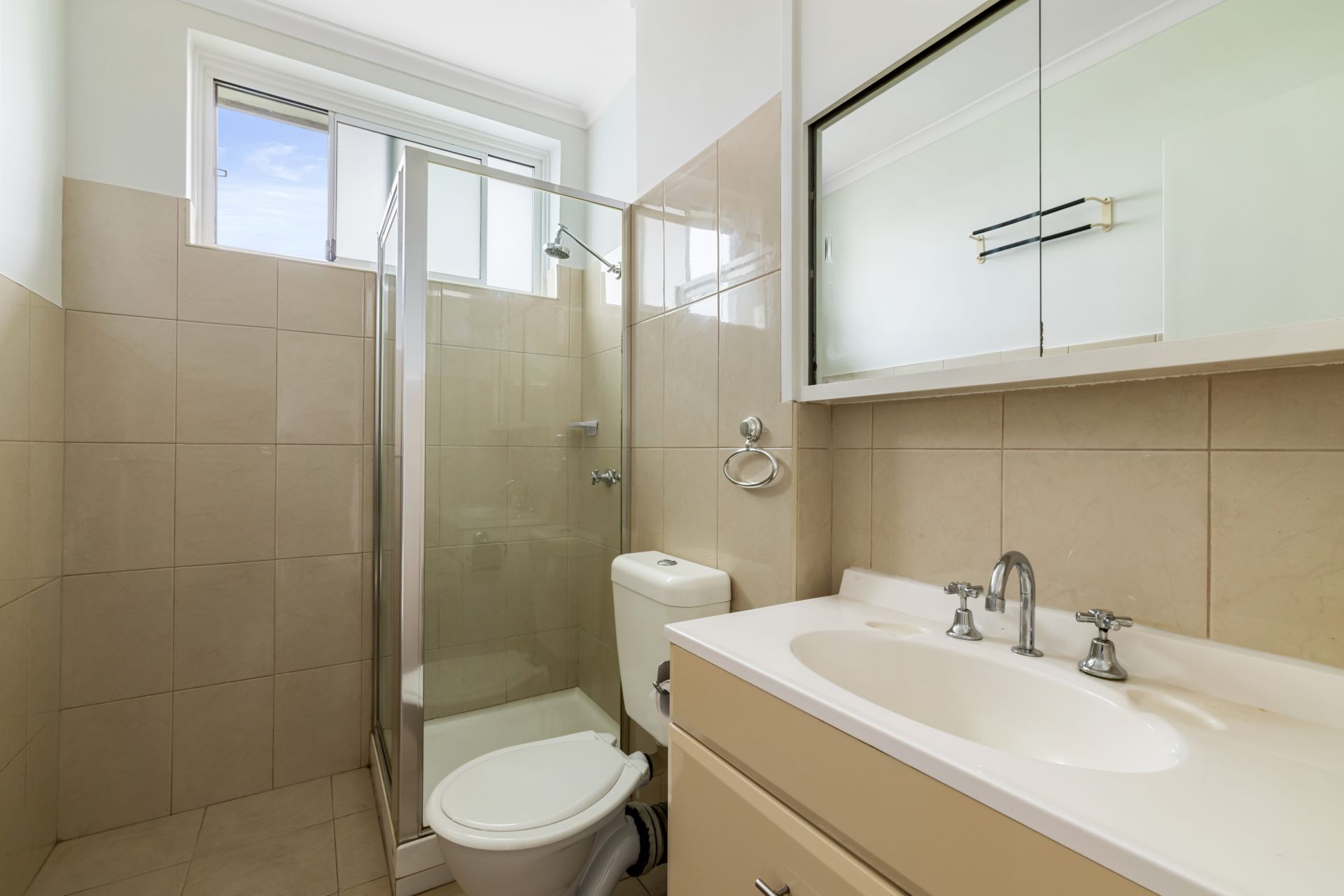 Freshly Updated Apartment in Prime Essendon Location