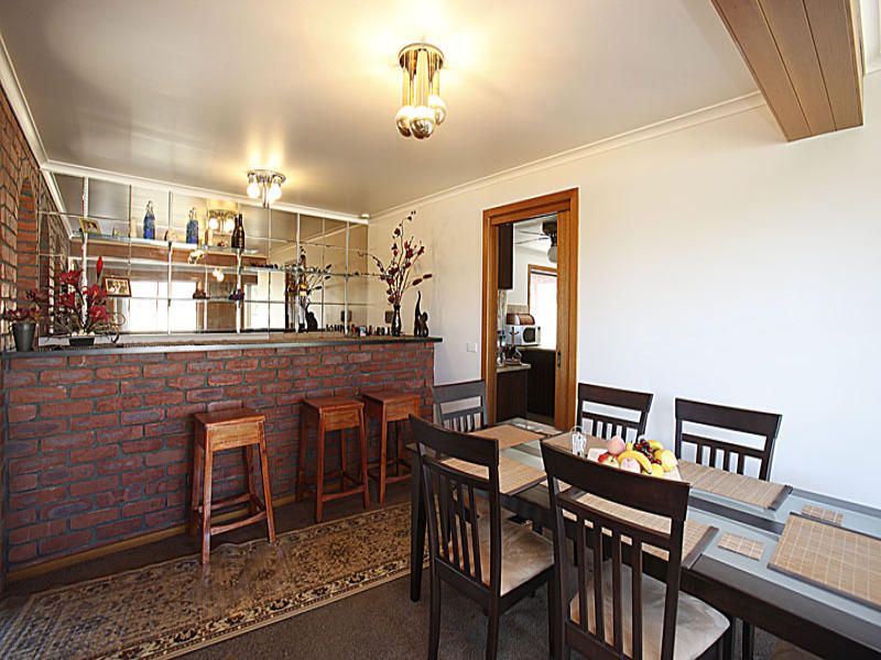 1 Alma Doepel Drive, Altona Meadows - Thumbnail 7
