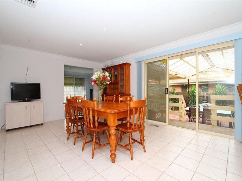Family Home, Close to Everything!