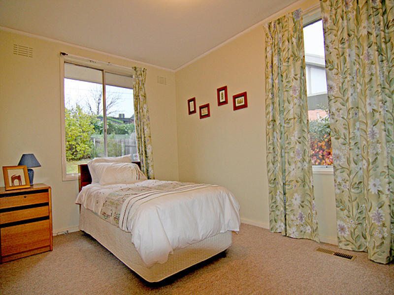 42 McInnes Street, Weston - Thumbnail 4