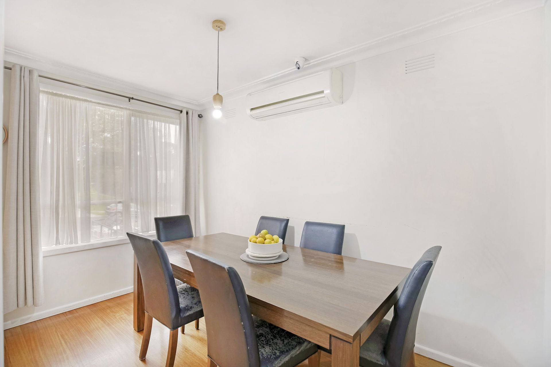 Large Family Home in a Sought After Location!
