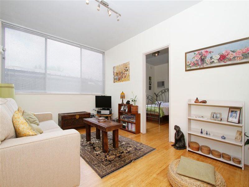 Delightful, Bright & Modern