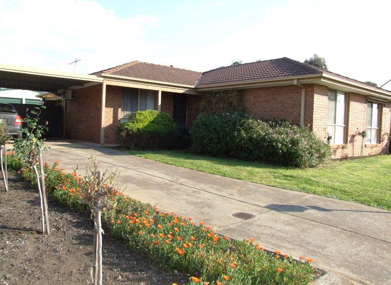 68 Jonathan Drive, Bacchus Marsh - Thumbnail 2