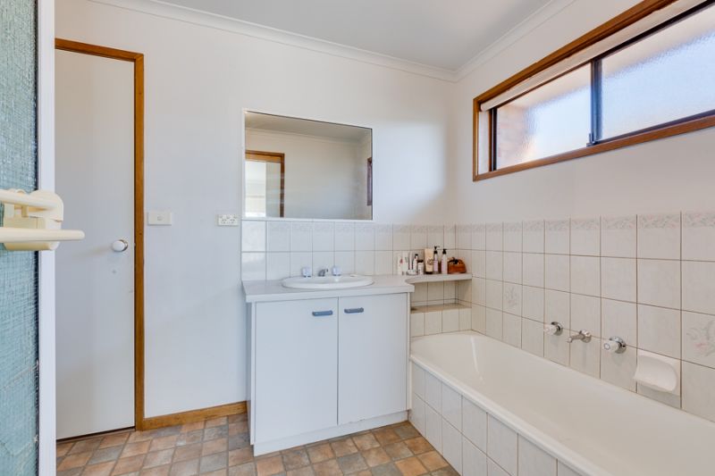 11 Taylor Drive, Bacchus Marsh - Thumbnail 4