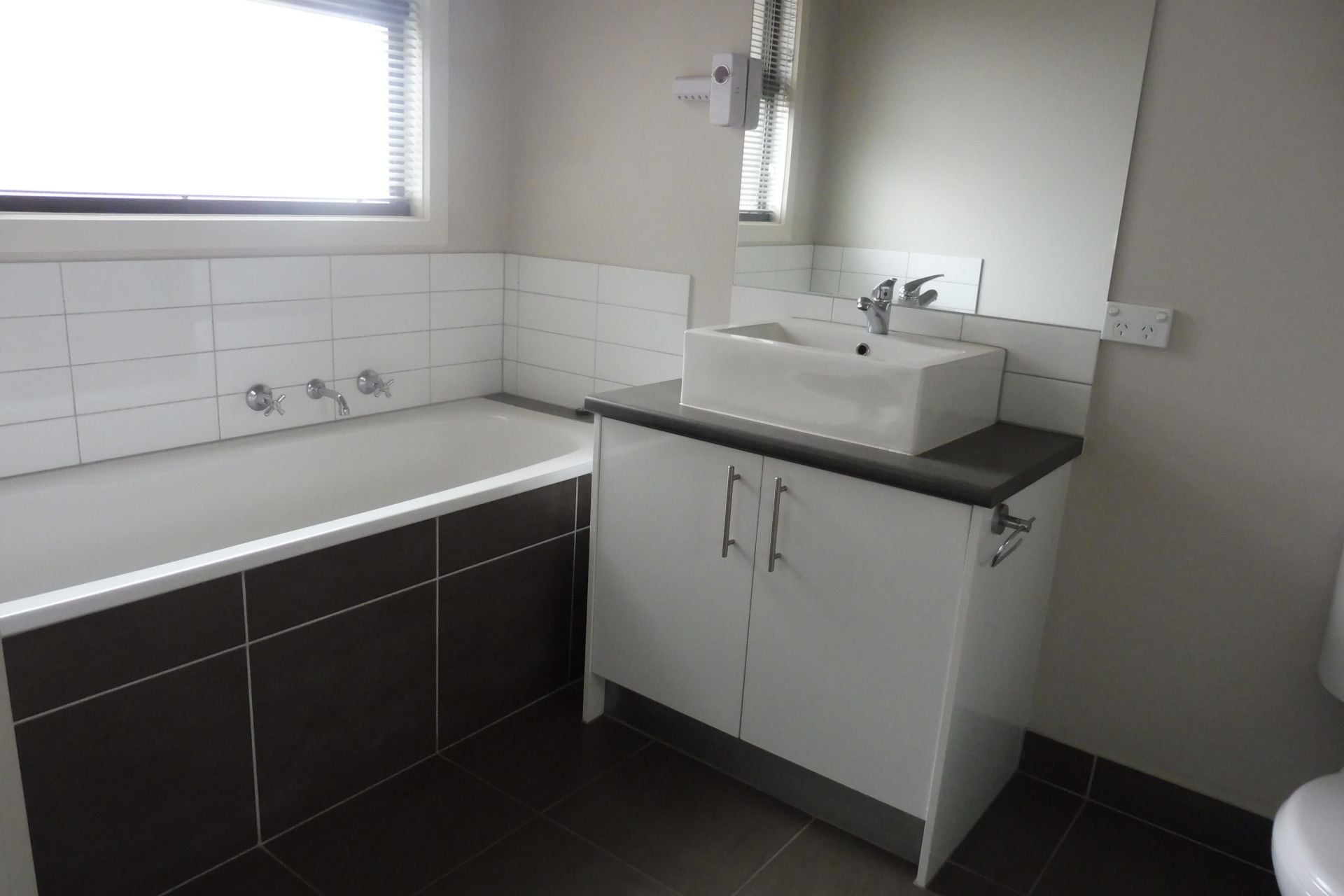 3 BEDROOM TOWNHOUSE.