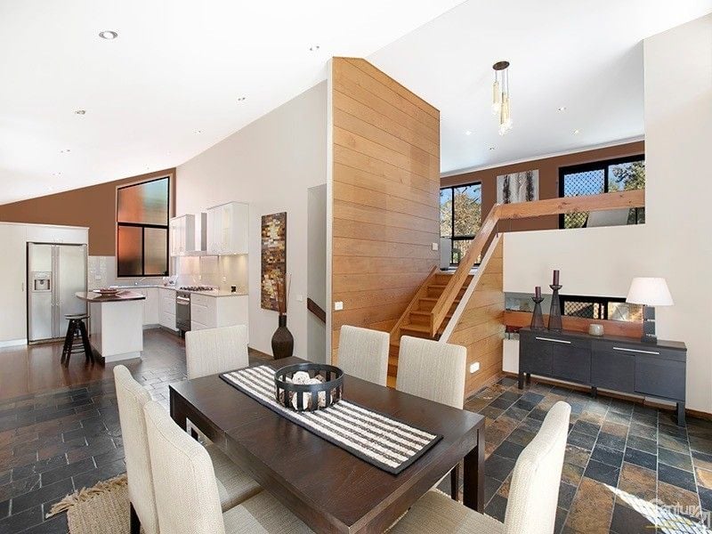 18 Dillwynnia Grove, HEATHCOTE, Heathcote - Thumbnail 2