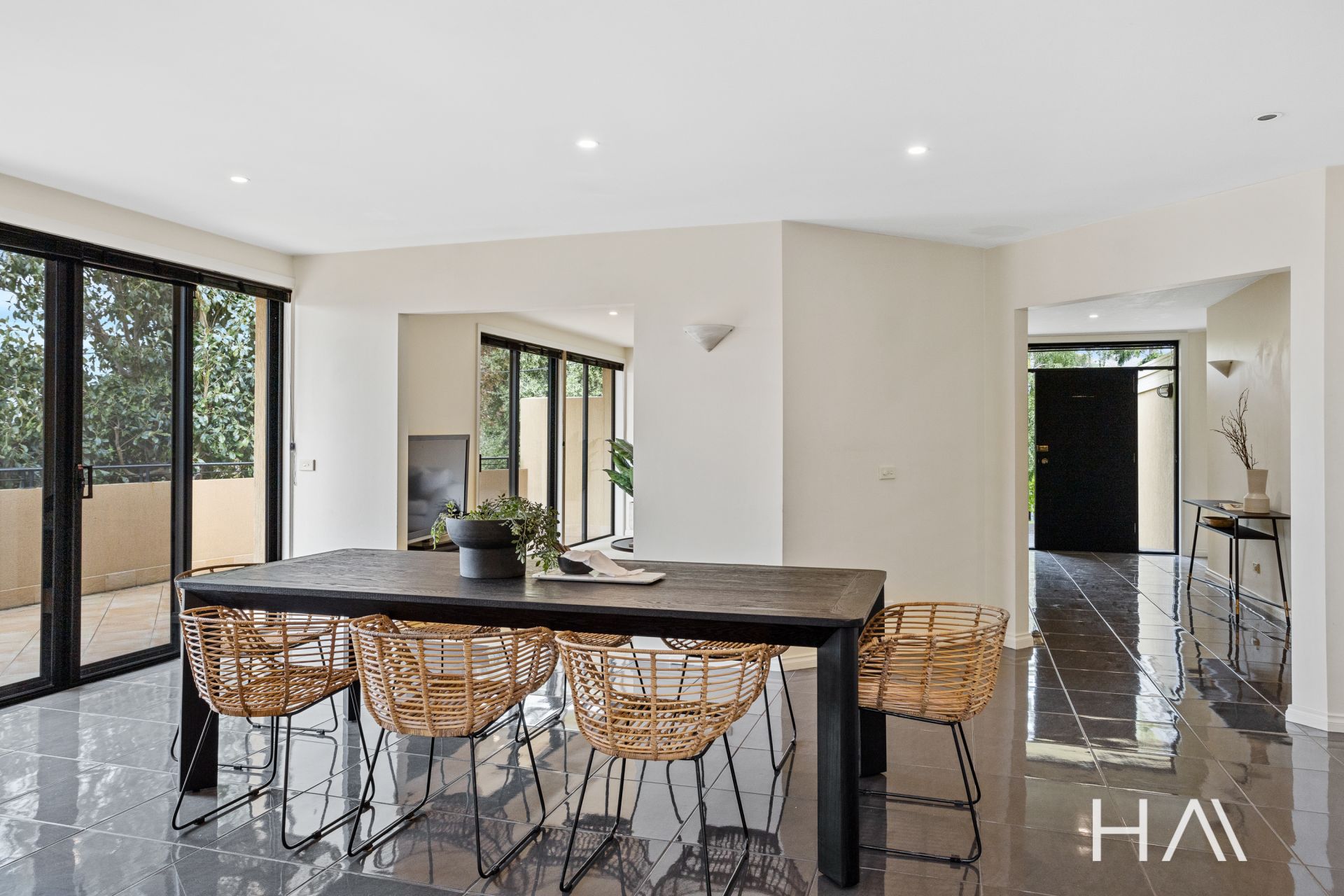 14 Fehre Court Sandy Bay, Sandy Bay - Thumbnail 5